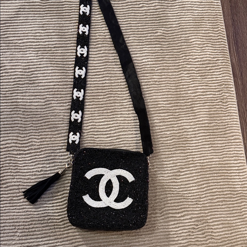 Chic Black Designer-Inspired Crossbody Bag